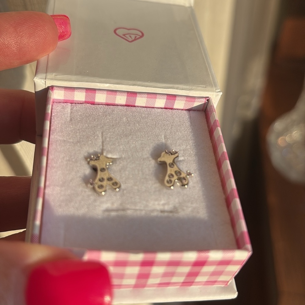 Silver toddler girls Giraffe Kids Earrings with pale pink crystals new in box